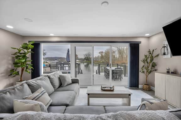 PLX Lakeside Vista
