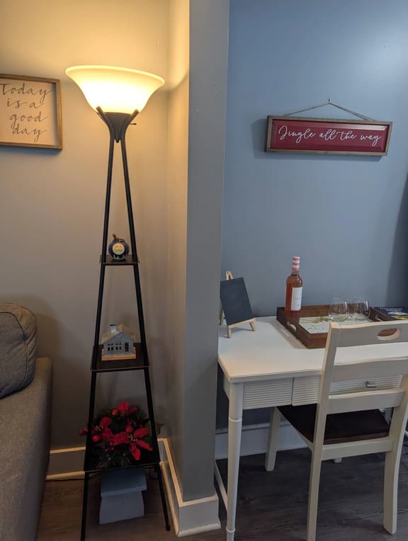 Cozy Home on 57